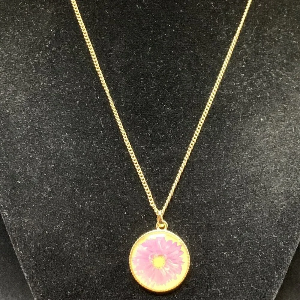 Avon Gold Tone Birth Flower Printed Pendant Necklace September (1701) - Picture 3 of 6